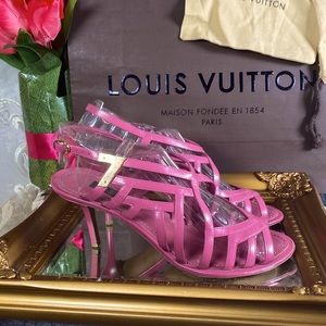 ✨HP✨LOUIS VUITTON 7 Logo Gold Pink Leather Strap Sandal Kitten 3” Heels 38.5